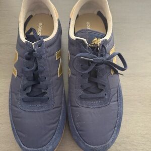 New Balance Women's Navy and Gold Classic Runner Sneakers